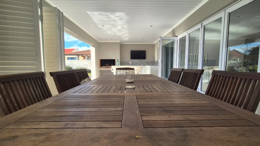 4 Bedroom Property for Sale in Myburgh Park Western Cape